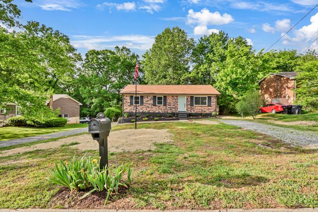717 Ranch Hill Dr, Clarksville, TN 37042