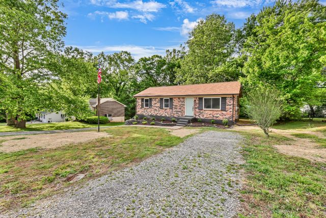 717 Ranch Hill Dr, Clarksville, TN 37042