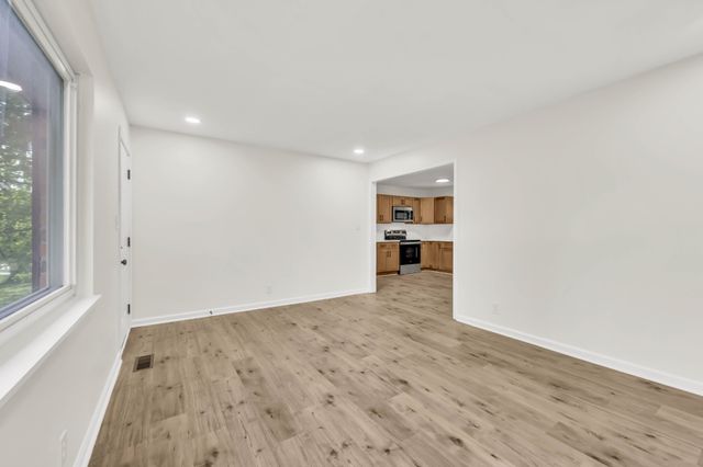 717 Ranch Hill Dr, Clarksville, TN 37042