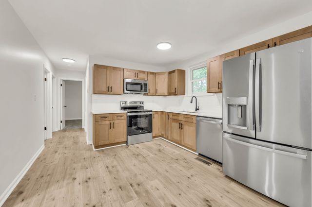 717 Ranch Hill Dr, Clarksville, TN 37042