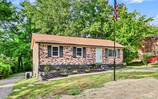 717 Ranch Hill Dr, Clarksville, TN 37042