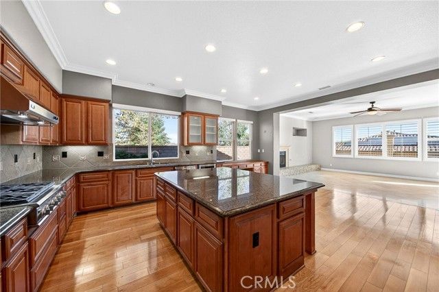 7837 Lady Banks Loop, Corona, CA 92883