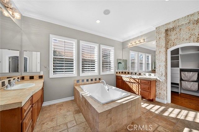 7837 Lady Banks Loop, Corona, CA 92883