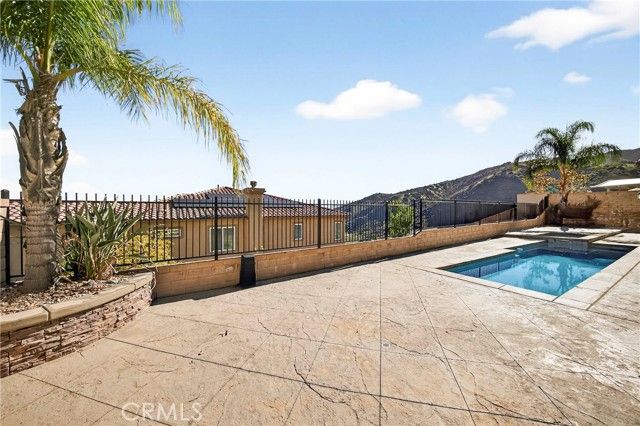 7837 Lady Banks Loop, Corona, CA 92883