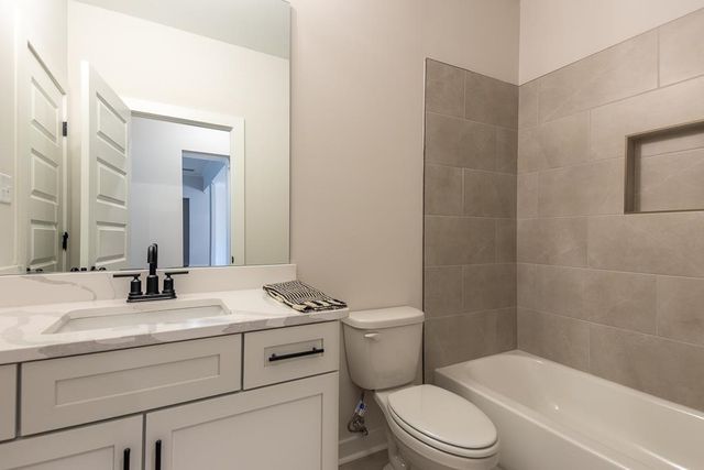 10155 CONNER FIELD LN, Lakeland, TN 38002