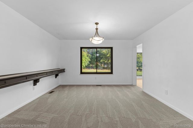 2126 Grenadier Drive, Troy, MI 48098