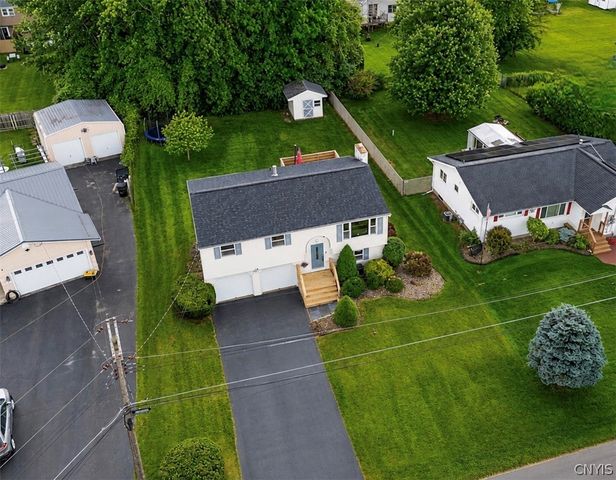 7670 Clover Road, Cicero, NY 13212