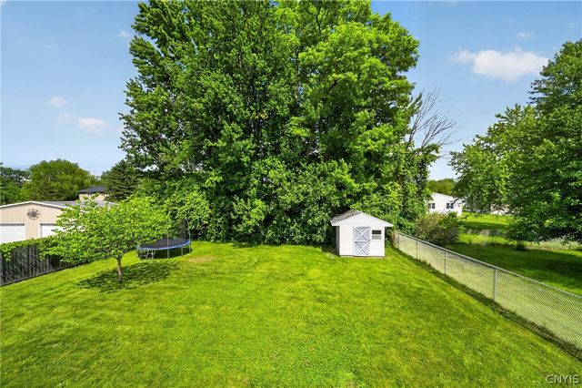 7670 Clover Road, Cicero, NY 13212