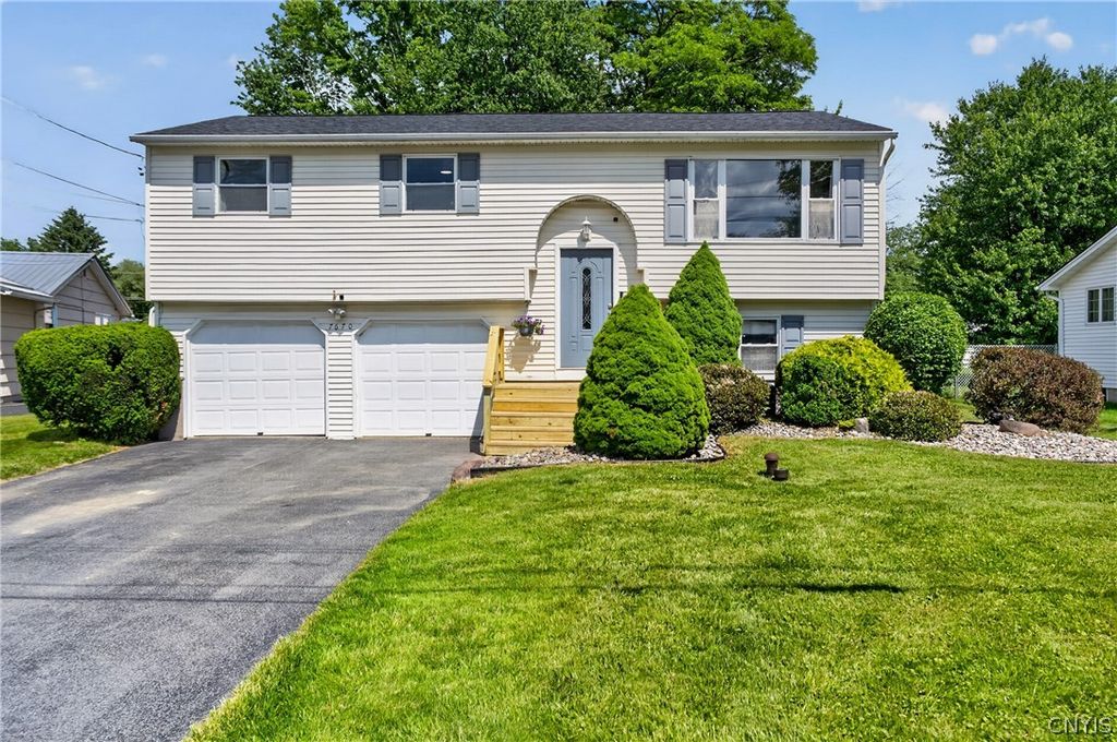 7670 Clover Road, Cicero, NY 13212