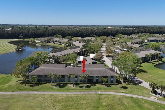 1 Plantation Drive 203, Vero Beach, FL 32966