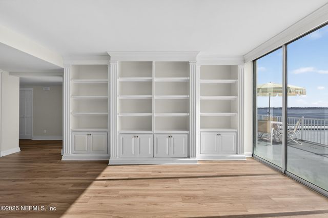 1596 LANCASTER Terrace 1B, Jacksonville, FL 32204