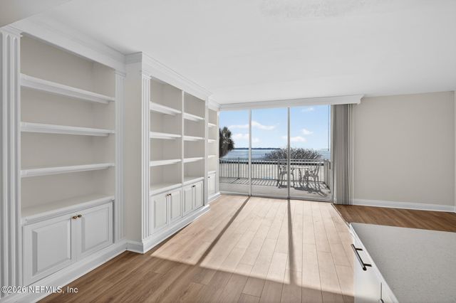 1596 LANCASTER Terrace 1B, Jacksonville, FL 32204