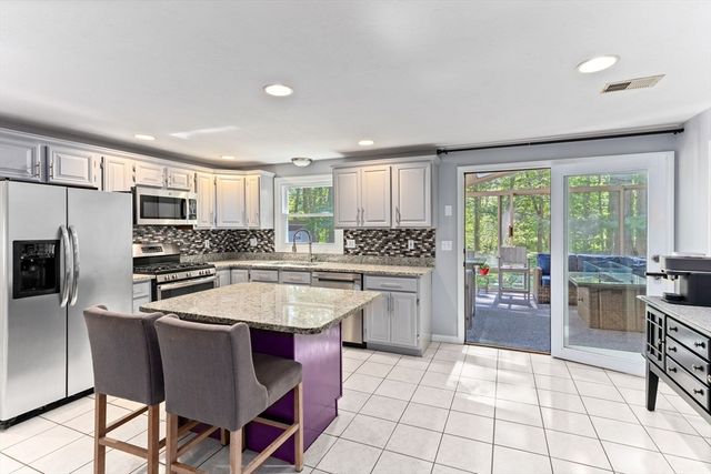 7 Autumn Way, East Bridgewater, MA 02333