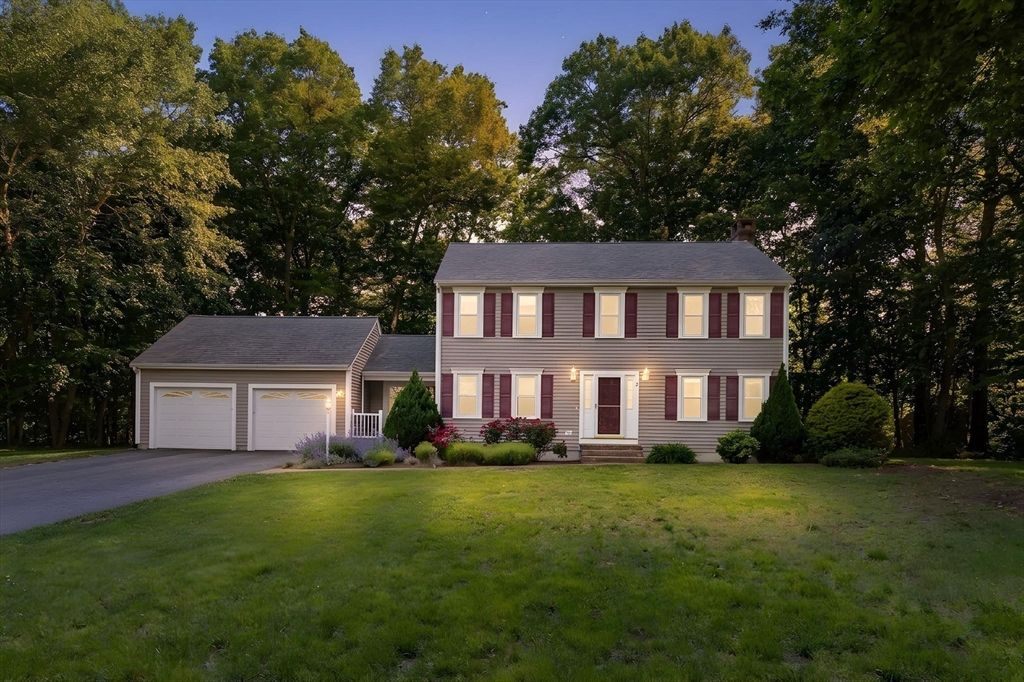 7 Autumn Way, East Bridgewater, MA 02333