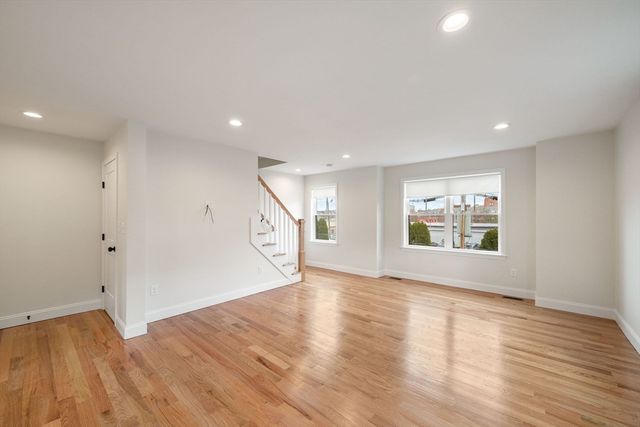 32 Union St 32, Lowell, MA 01852