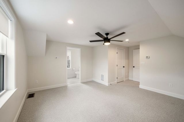 32 Union St 32, Lowell, MA 01852