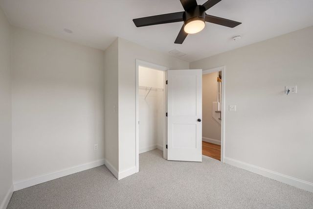 32 Union St 32, Lowell, MA 01852