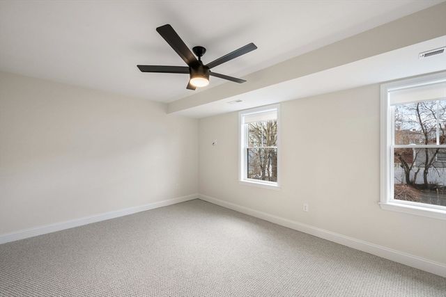 32 Union St 32, Lowell, MA 01852