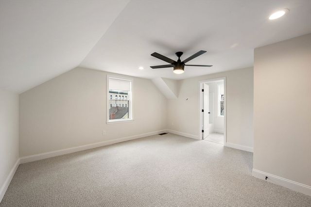32 Union St 32, Lowell, MA 01852