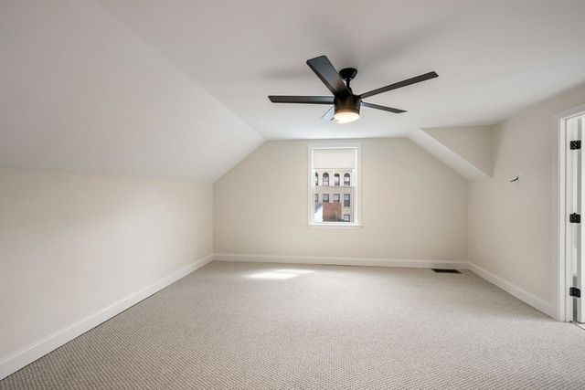 32 Union St 32, Lowell, MA 01852