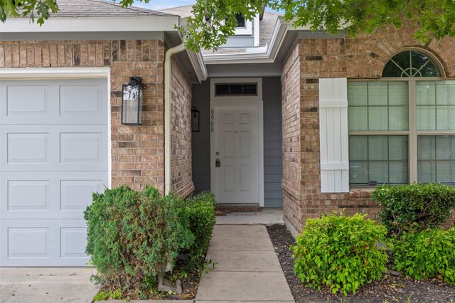 8908 King Ranch Drive, Cross Roads, TX 76227