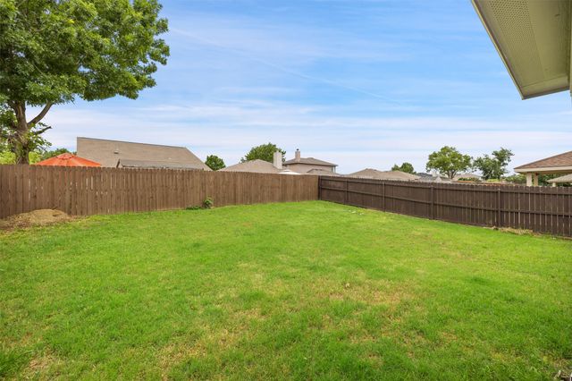 8908 King Ranch Drive, Cross Roads, TX 76227