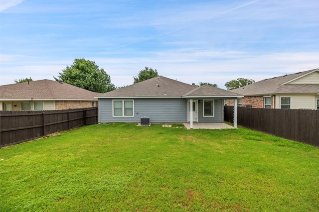 8908 King Ranch Drive, Cross Roads, TX 76227