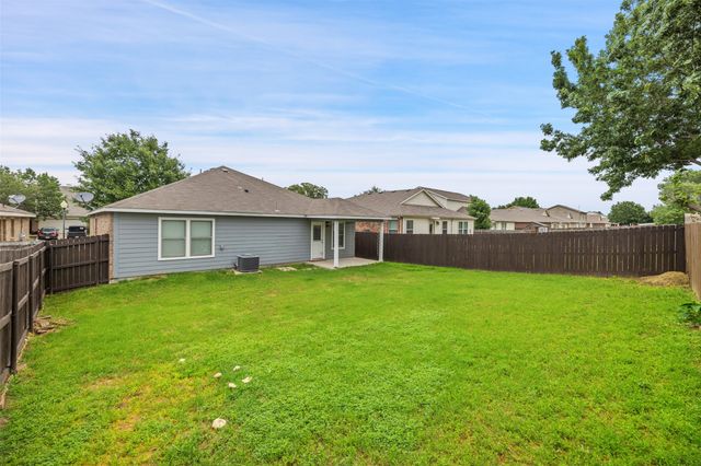 8908 King Ranch Drive, Cross Roads, TX 76227