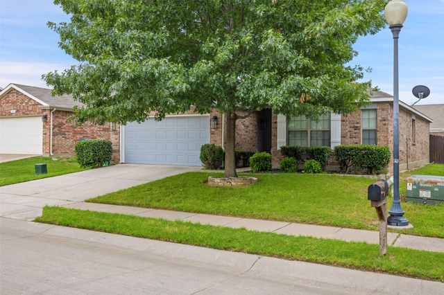 8908 King Ranch Drive, Cross Roads, TX 76227