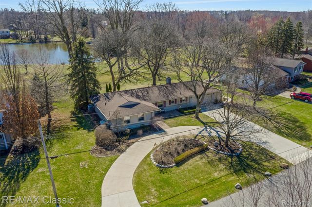 22810 Ennishore, Novi, MI 48375