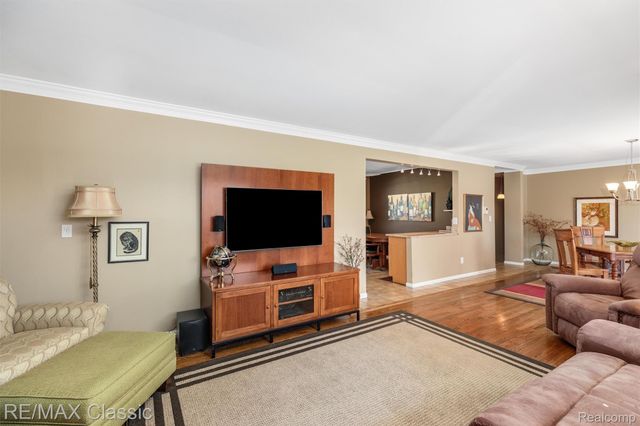 22810 Ennishore, Novi, MI 48375