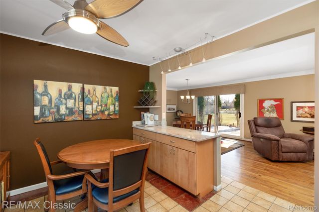 22810 Ennishore, Novi, MI 48375