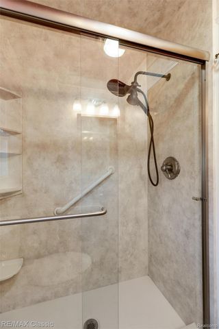 22810 Ennishore, Novi, MI 48375