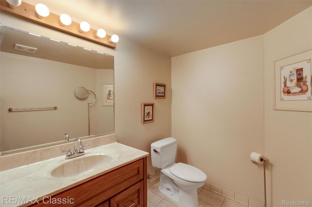 22810 Ennishore, Novi, MI 48375
