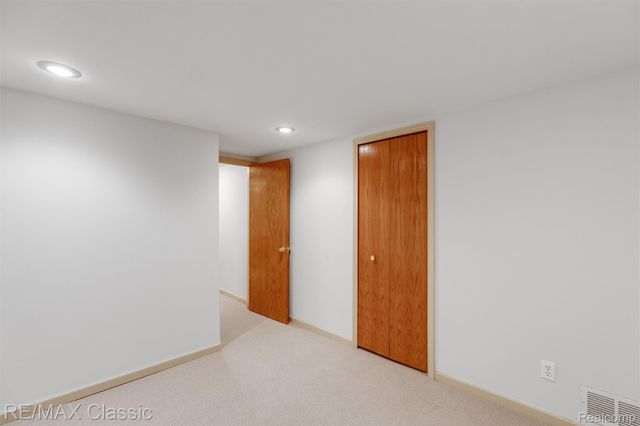 22810 Ennishore, Novi, MI 48375