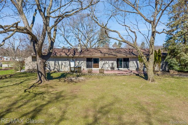 22810 Ennishore, Novi, MI 48375