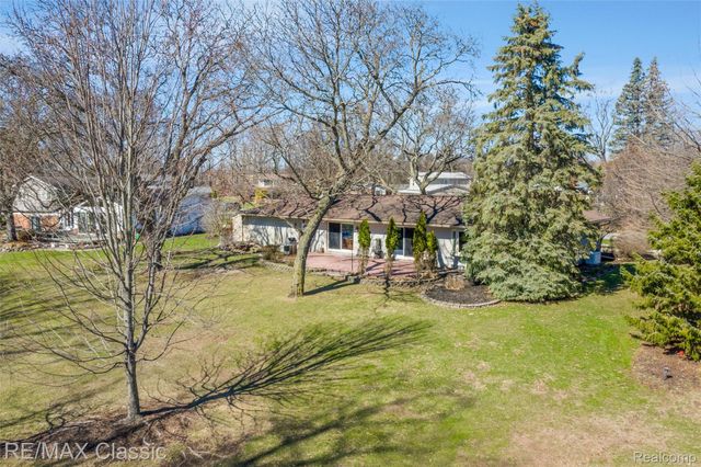 22810 Ennishore, Novi, MI 48375