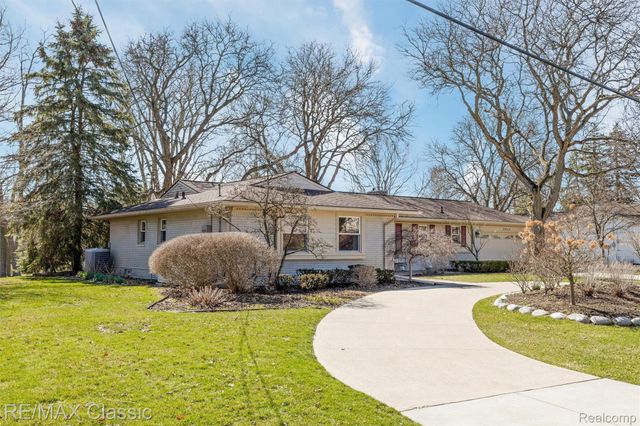 22810 Ennishore, Novi, MI 48375