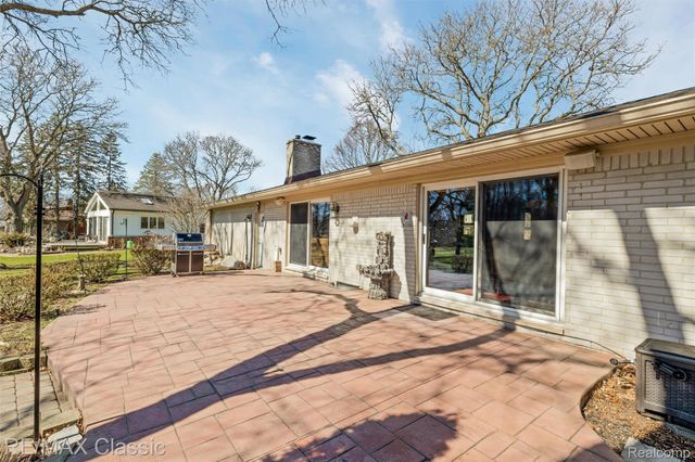 22810 Ennishore, Novi, MI 48375