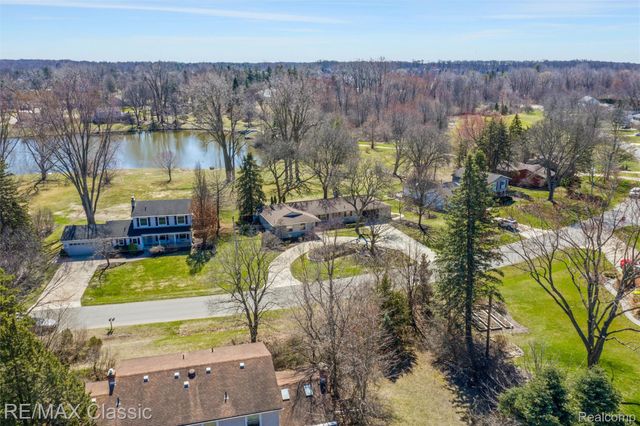 22810 Ennishore, Novi, MI 48375