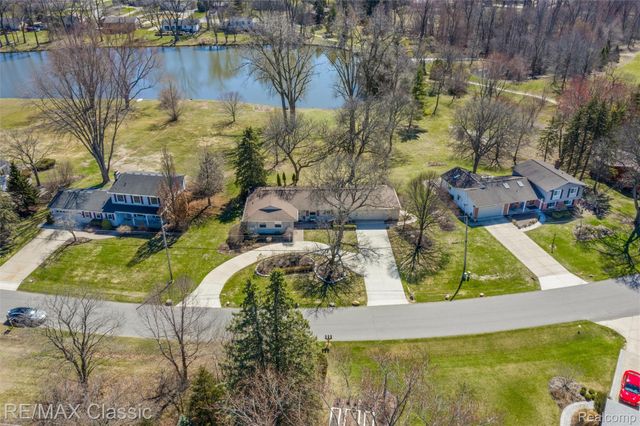 22810 Ennishore, Novi, MI 48375