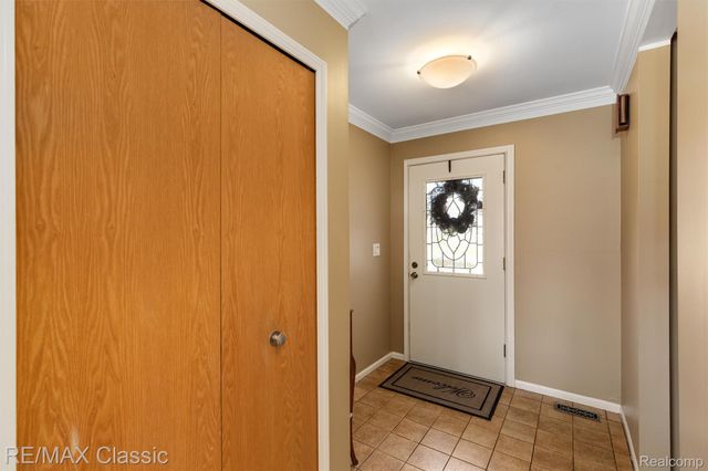 22810 Ennishore, Novi, MI 48375