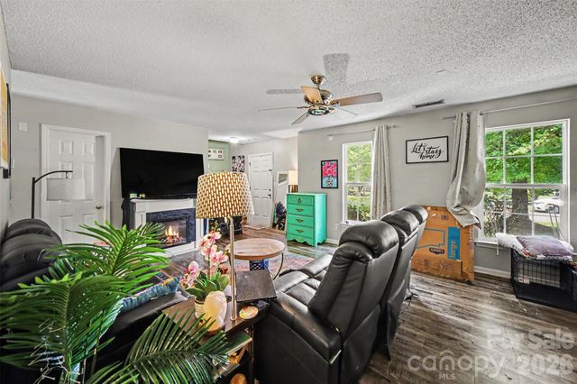 1529 Galesburg Street, Charlotte, NC 28216