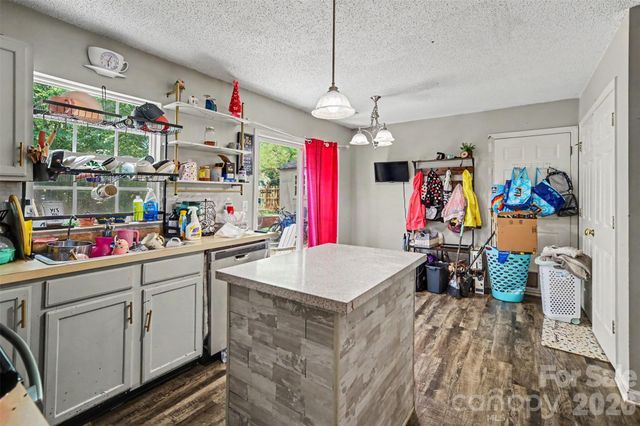 1529 Galesburg Street, Charlotte, NC 28216