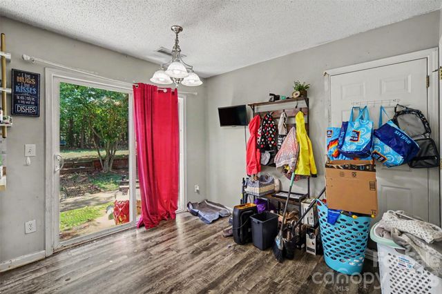 1529 Galesburg Street, Charlotte, NC 28216