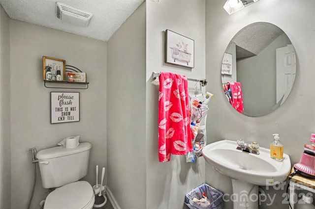 1529 Galesburg Street, Charlotte, NC 28216