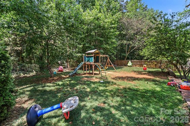 1529 Galesburg Street, Charlotte, NC 28216