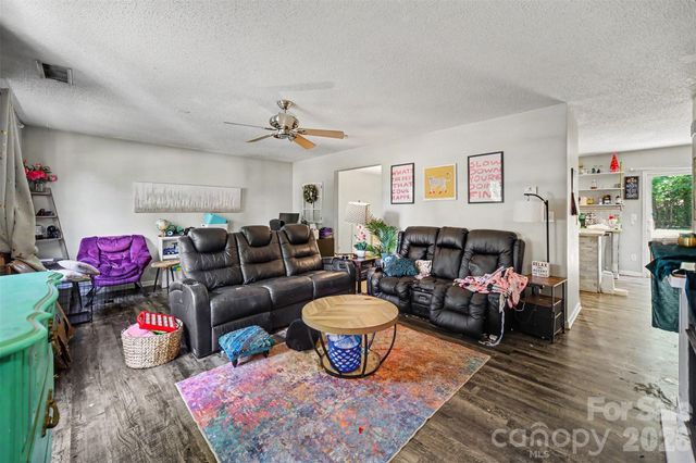 1529 Galesburg Street, Charlotte, NC 28216
