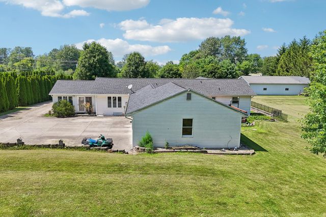3357 County Road 18 3357 County Road 18, Bellefontaine, OH 43311