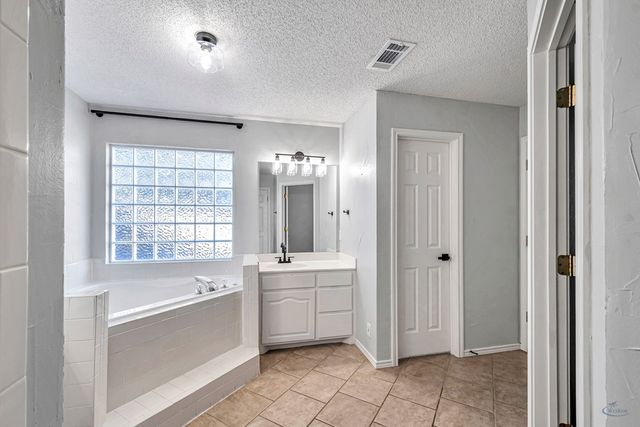 5604 Grassland Blvd, Midland, TX 79707